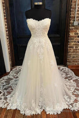 White Lace Tulle Strapless Long Bridal Gown