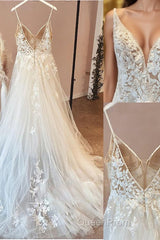 A-line/Princess V-neck Court Train Tulle Wedding Dresses with Appliques Lace