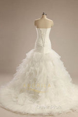 Ball-Gown Strapless Chapel Wedding Dresses White Organza