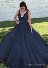 Ball Gown V Neck Court Train Lace Tulle Prom Dresses With Appliqued Beading