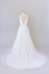 Beautiful V-neck Tulle A-line Wedding Dresses