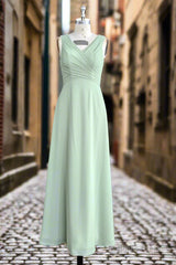 Dusty Sage Green A-Line Spaghetti Straps Pleated Chiffon Bridesmaid Dress With Bow
