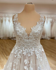 Elegant Long A-Line V-neck Spaghetti Straps Appliques Lace Ruffles Tulle Wedding Dresses