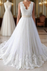 Elegant V-neck Lace Tulle A-line Wedding Dresses