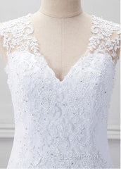 Fabulous Tulle V-Neck Neckline Mermaid Wedding Dresses With Beaded Lace Appliques