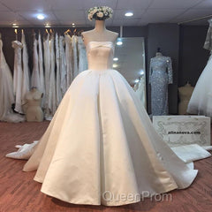Gorgeous Satin Ball Gowns Strapless Wedding Dresses For Bride