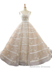 Ivory Ball Gown V-neck Backless Train Appliques Wedding Dress