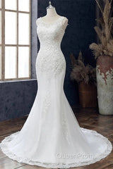 Lace Round Neck Sleeveless Trumpet Wedding Dresses