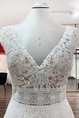 Simple Long A-line V-neck Tulle Appliques Lace Wedding Dresses