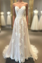 Sweetheart Floor-Length Appliques Lace Wedding Dresses