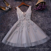 Tulle A-line V-neck Knee-length Lace Short Prom Dresses,Homecoming Dress with Applique