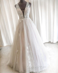 Tulle Wedding Dresses Plunge Neck Appliques