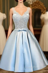 V-Neck Knee-Length Light Blue Satin Homecoming Dresses With Appliques