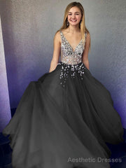 A-Line/Princess V-neck Floor-Length Tulle Evening Dresses With Beading
