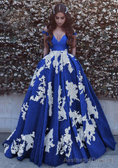 Ball Gown Off-the-Shoulder Sleeveless Court Train Tulle Prom Dresses With Pleated Appliqued