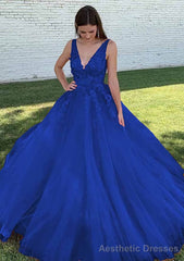 Ball Gown V Neck Court Train Lace Tulle Prom Dresses With Appliqued Beading