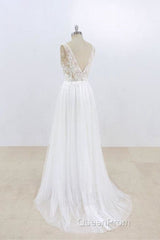 Deep V-neck Lace A-line Tulle Wedding Dresses
