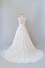 Elegant Long A-line V-neck Appliques Lace Tulle Backless Wedding Dresses