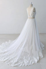 Elegant V-neck Lace Tulle A-line Wedding Dresses