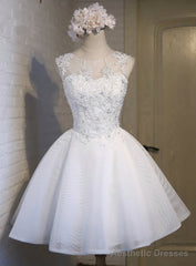 Simple Ball Gown Scoop Sleeveless White Tulle Homecoming Dress With Appliques