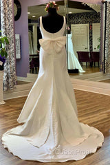 Square Neck Bow Back Trumpet Long Wedding Gown