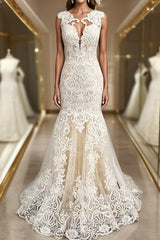 Trumpet/Mermaid Scoop Sweep Train Tulle Wedding Dresses With Appliques Lace