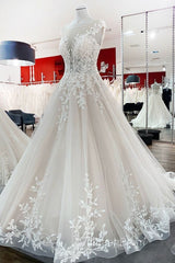 Vintage Long A-line Jewel Tulle Ruffles Wedding Dresses with Lace Appliques