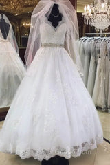 Vintage V Neck Tulle Wedding Dresses Lace Appliques