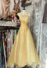 Vintage Yellow A-Line Boat Neck Tulle Long Evening Prom Dresses Simple Embroidery Applique Evening Dresses
